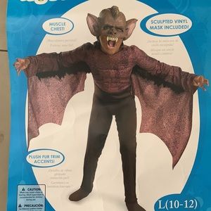 BAT Halloween Costume - “Transylvania Vampire” Size L (10-12). Barely worn